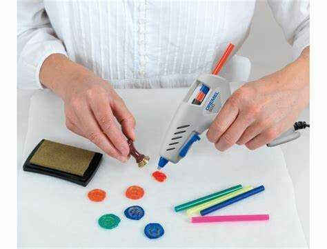 Склеивание пластика: виды клеев и их особенности