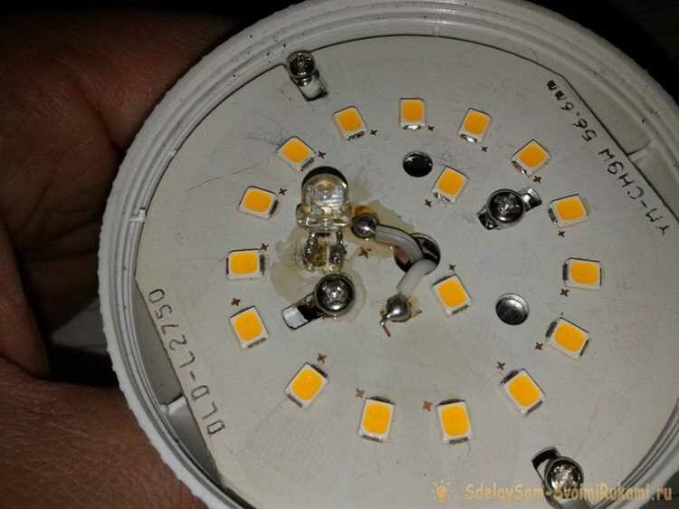 Правильная техника снятия старой лампы